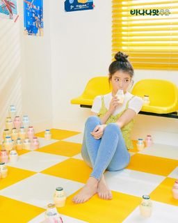 Ji-eun Lee feet photo thumbnail