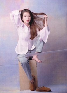 Ji-eun Lee feet photo thumbnail