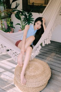 Ji-eun Lee feet photo thumbnail