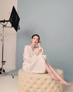Ji-eun Lee feet photo thumbnail
