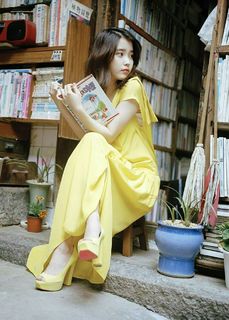 Ji-eun Lee feet photo thumbnail