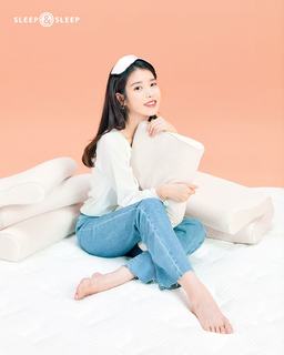 Ji-eun Lee feet photo thumbnail