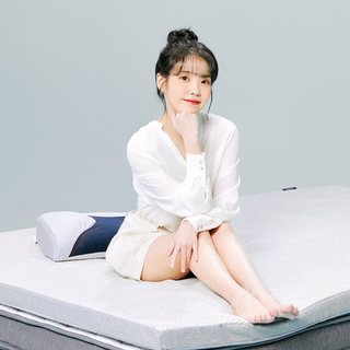 Ji-eun Lee feet photo thumbnail