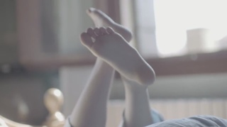 Ji-eun Lee feet photo thumbnail