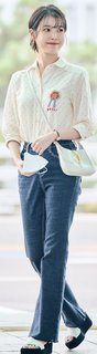 Ji-eun Lee feet photo thumbnail