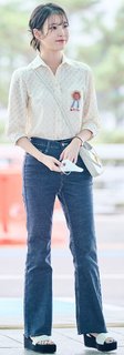 Ji-eun Lee feet photo thumbnail