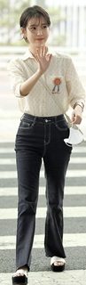 Ji-eun Lee feet photo thumbnail