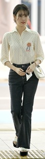 Ji-eun Lee feet photo thumbnail