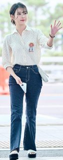 Ji-eun Lee feet photo thumbnail