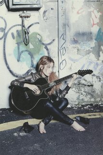 Ji-eun Lee feet photo thumbnail