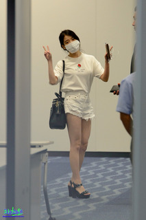 Ji-eun Lee feet photo thumbnail