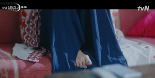 Ji-eun Lee feet photo thumbnail