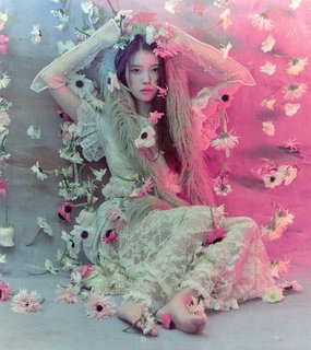 Ji-eun Lee feet photo thumbnail