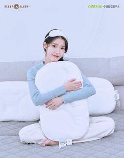 Ji-eun Lee feet photo thumbnail