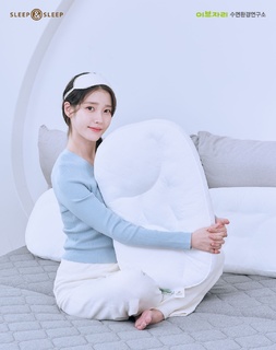 Ji-eun Lee feet photo thumbnail