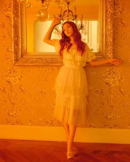 Ji-soo Kim feet photo thumbnail