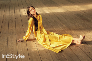 Ji-soo Kim feet photo thumbnail