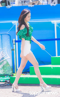 Ji-soo Kim feet photo thumbnail