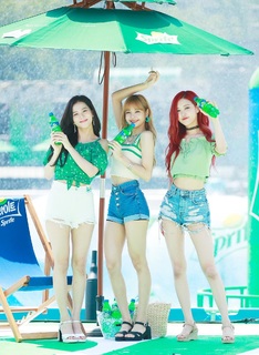 Ji-soo Kim feet photo thumbnail