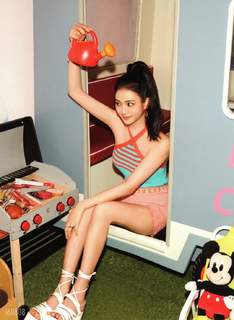Ji-soo Kim feet photo thumbnail
