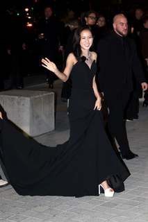 Ji-soo Kim feet photo thumbnail