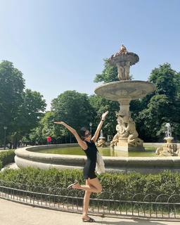 Ji-soo Kim feet photo thumbnail