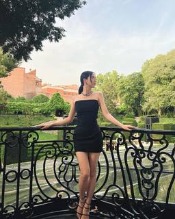 Ji-soo Kim feet photo thumbnail