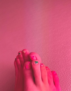 Ji-soo Kim feet photo thumbnail