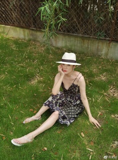 Jia Song feet photo 9