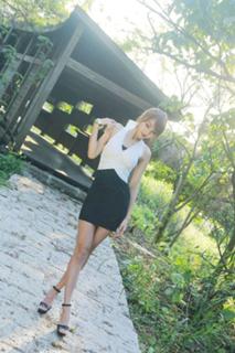 Jiaying Zhang feet photo 2