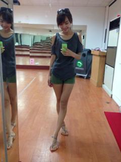 Jiaying Zhang feet photo 3