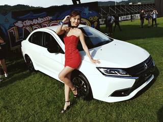 Jiaying Zhang feet photo 15