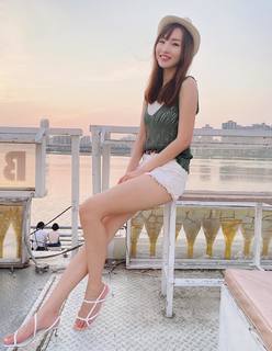 Jiaying Zhang feet photo 3