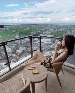 Jiaying Zhang feet photo 1