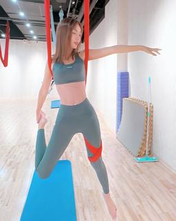 Jiaying Zhang feet photo 2