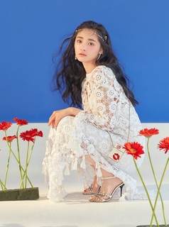 Jieqiong Zhou feet photo 12