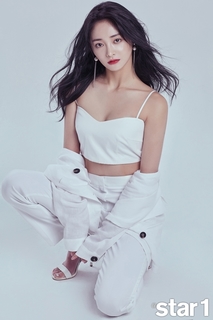 Jieqiong Zhou feet photo 6