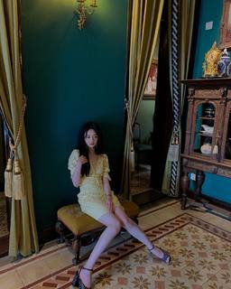 Jieqiong Zhou feet photo 9