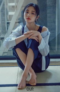 Jieqiong Zhou feet photo 7