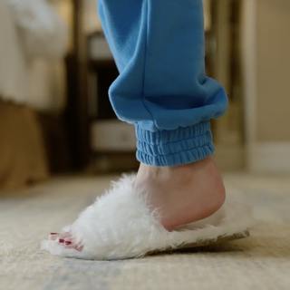 Jieqiong Zhou feet photo 13