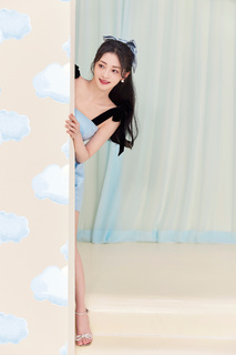 Jieqiong Zhou feet photo 12