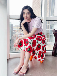 Jieqiong Zhou feet photo 9