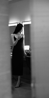 Jieqiong Zhou feet photo 1