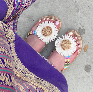 Jieqiong Zhou feet photo 9