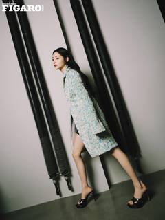 Jieqiong Zhou feet photo 2
