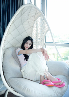 Jieqiong Zhou feet photo 16