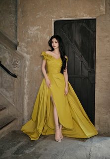 Jieqiong Zhou feet photo 9