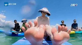 Jieqiong Zhou feet photo 4