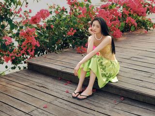 Jieqiong Zhou feet photo 3