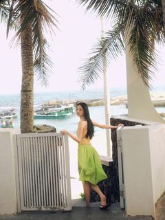 Jieqiong Zhou feet photo 2